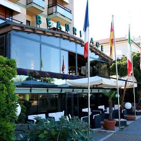 Hotel Beaurivage Фано Экстерьер фото