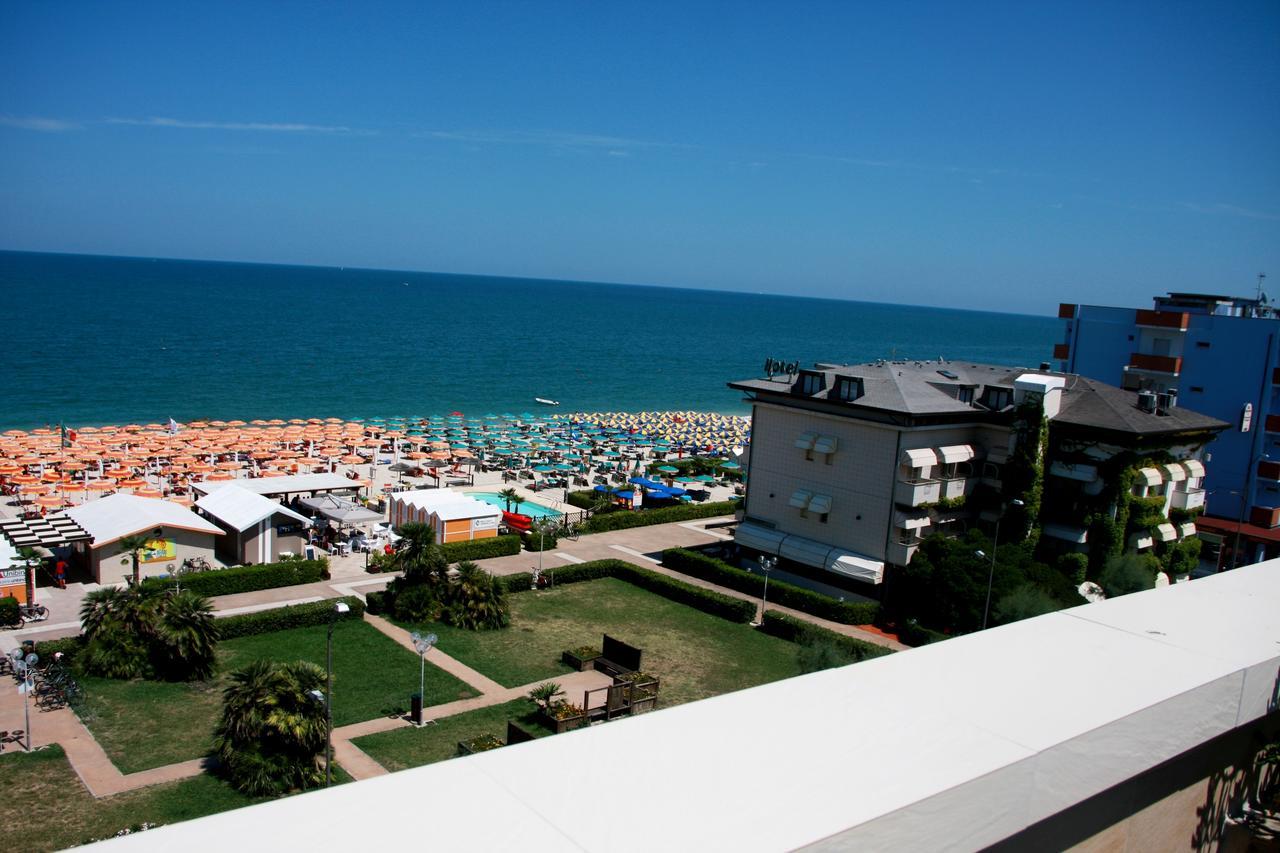 Hotel Beaurivage Фано Экстерьер фото